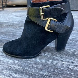 EUC Louise et Cie EUC Black Suede Double Strap Heeled Ankle Boot…